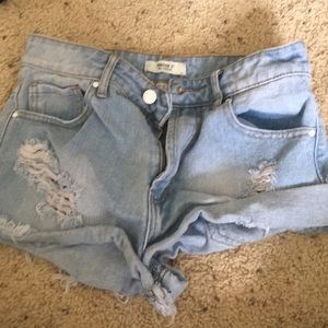 Forever 21 jean shorts size 27 US women!